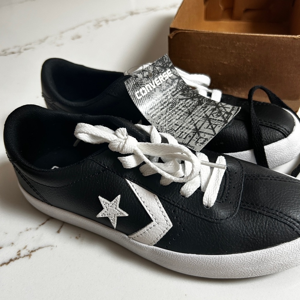 Converse Boys Breakpoint Black/White Leather Ox Sneakers Size 2 , 5